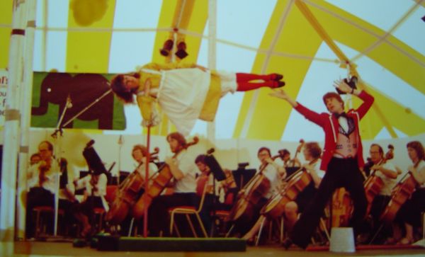 Symphony-Show-at-zoo