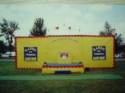Yellow-Vinyl-Stage